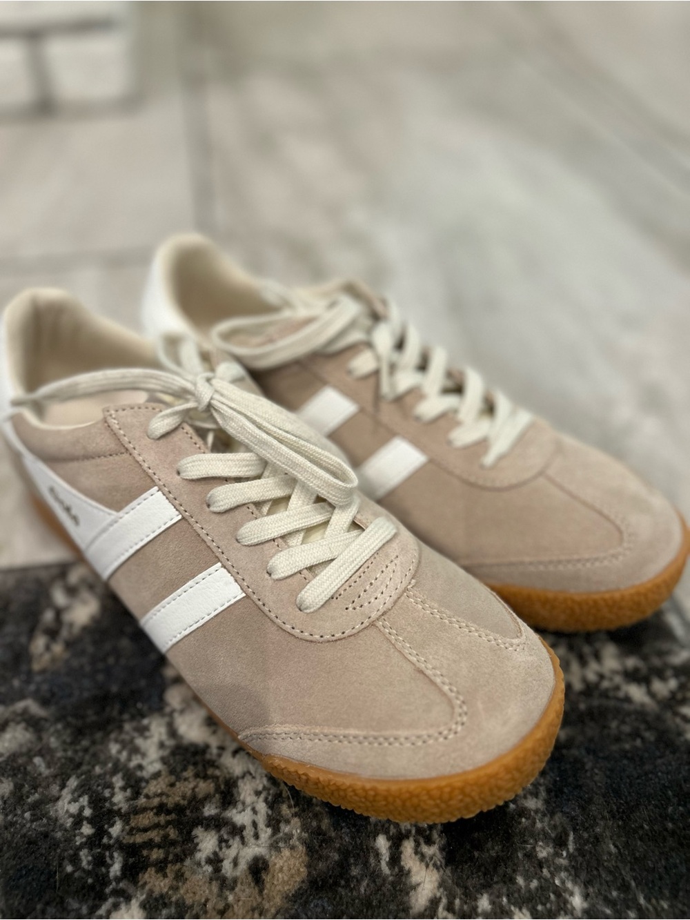 Gola Woman’s Suede Sneakers in Beige and White with Gum Sole - Picture 6 of 7